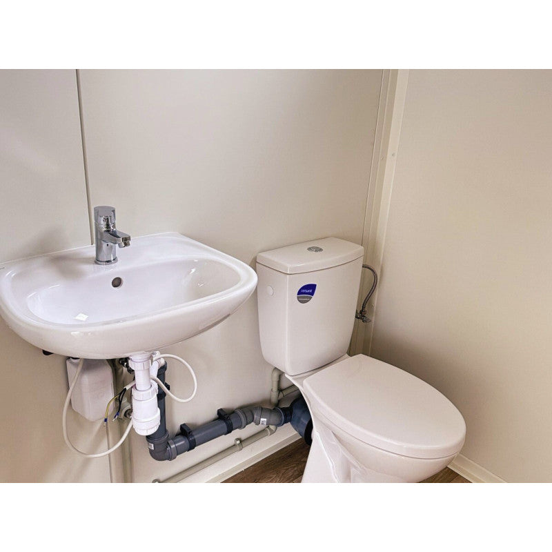 CONTENEDOR ELEVADO 7×3 M GRANDES VITRINAS / AIRE ACONDICIONADO / BAÑO ( Ref: 5905 )