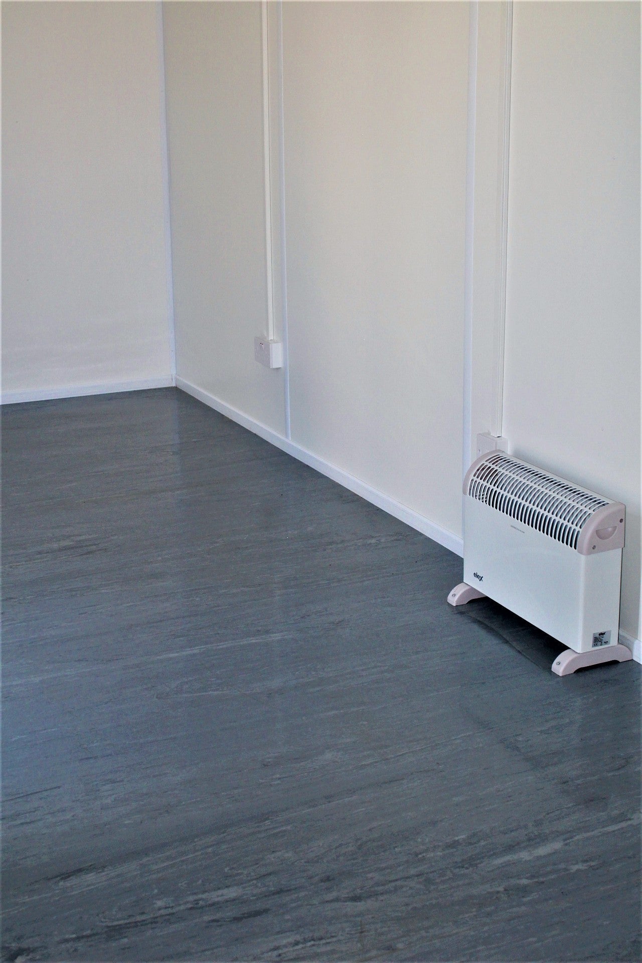 Office Corntainer orf 20 Pies with 2 windorws (Ref:1096)