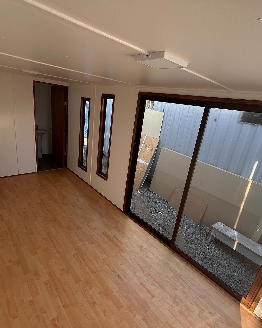 Corntainer Office 6×2,42 Mts -15M2 ( Ref:20123 )