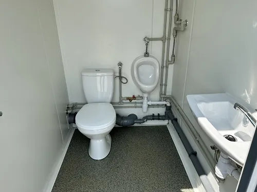 Corntainer Sanitarior with 3 Cabinas ( Ref: S2107 )