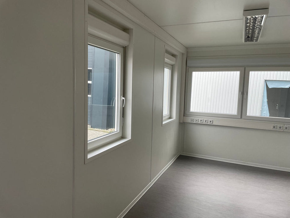 Office Corntainer orf 6,75 × 2,42 M ( Ref: 2350 )